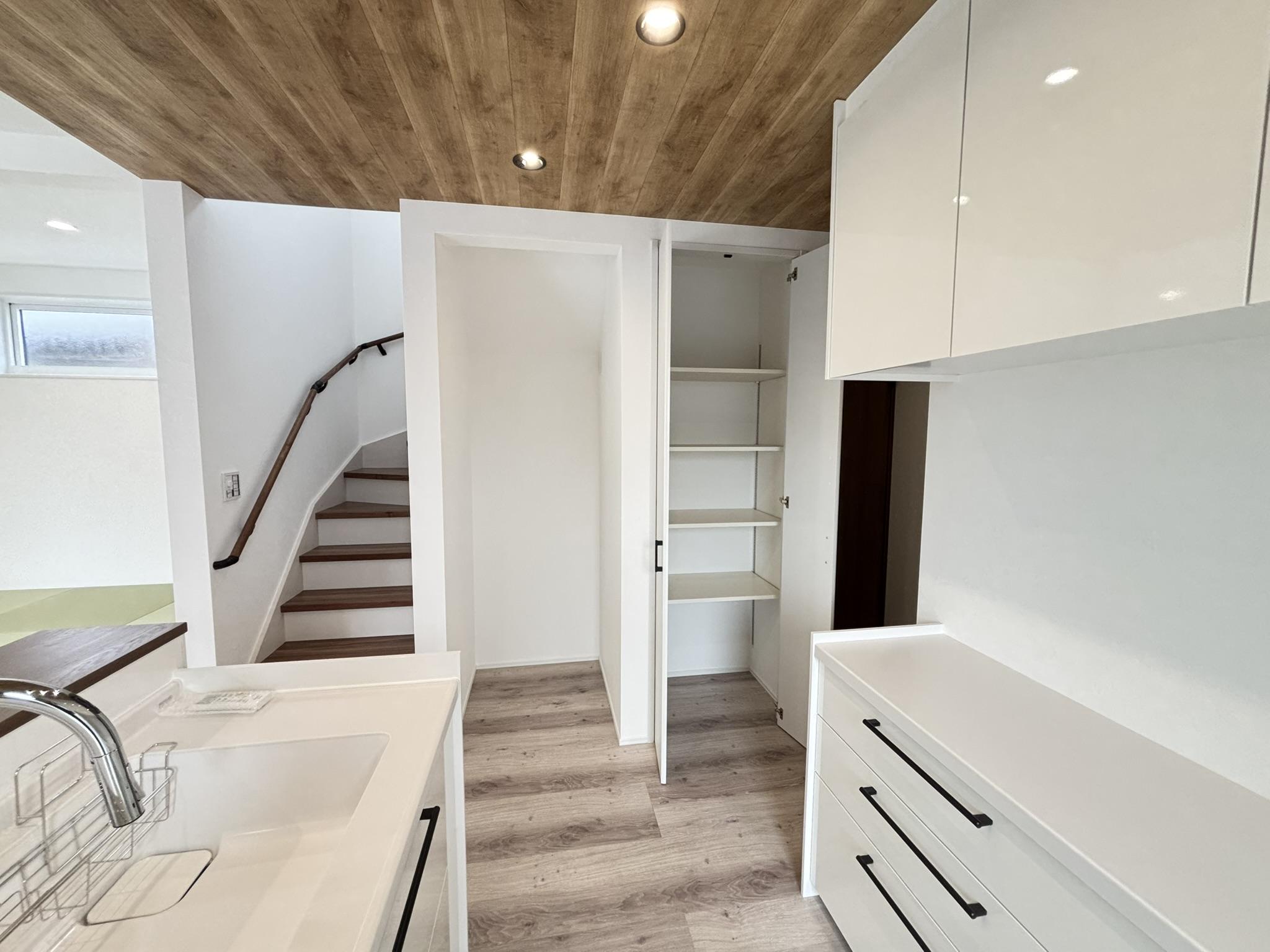 土地+建物（3LDK)+外構工事及び付帯設備含む総額￥3,678万円
立地条件：土地成型が良く駐車がスムーズな配置計画で日当たり良好な閑静な住宅地
建物のポイント：新築建売住宅　長期優良住宅認定・耐震性能は国内最高等級の3取得
住宅省エネ2025子育てグリーン住宅支援事業　長期優良住宅80万円補助金受給対象住宅イメージ10