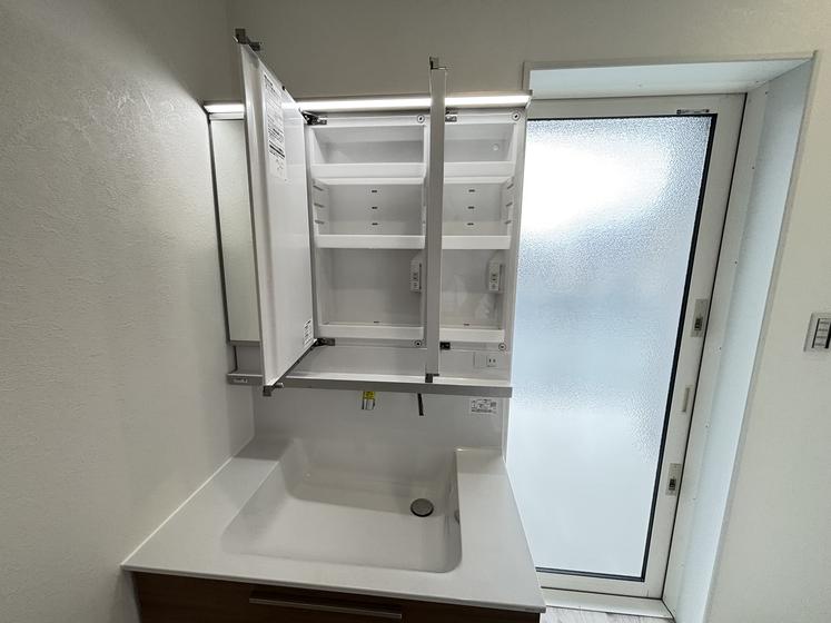 土地+建物（3LDK)+外構工事及び付帯設備含む総額￥3,678万円
立地条件：土地成型が良く駐車がスムーズな配置計画で日当たり良好な閑静な住宅地
建物のポイント：新築建売住宅　長期優良住宅認定・耐震性能は国内最高等級の3取得
住宅省エネ2025子育てグリーン住宅支援事業　長期優良住宅80万円補助金受給対象住宅のイメージ15