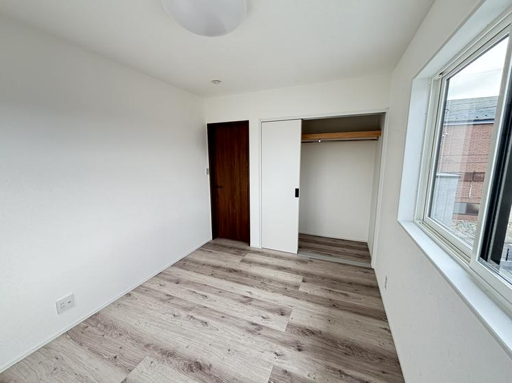 土地+建物（3LDK)+外構工事及び付帯設備含む総額￥3,678万円
立地条件：土地成型が良く駐車がスムーズな配置計画で日当たり良好な閑静な住宅地
建物のポイント：新築建売住宅　長期優良住宅認定・耐震性能は国内最高等級の3取得
住宅省エネ2025子育てグリーン住宅支援事業　長期優良住宅80万円補助金受給対象住宅のイメージ21