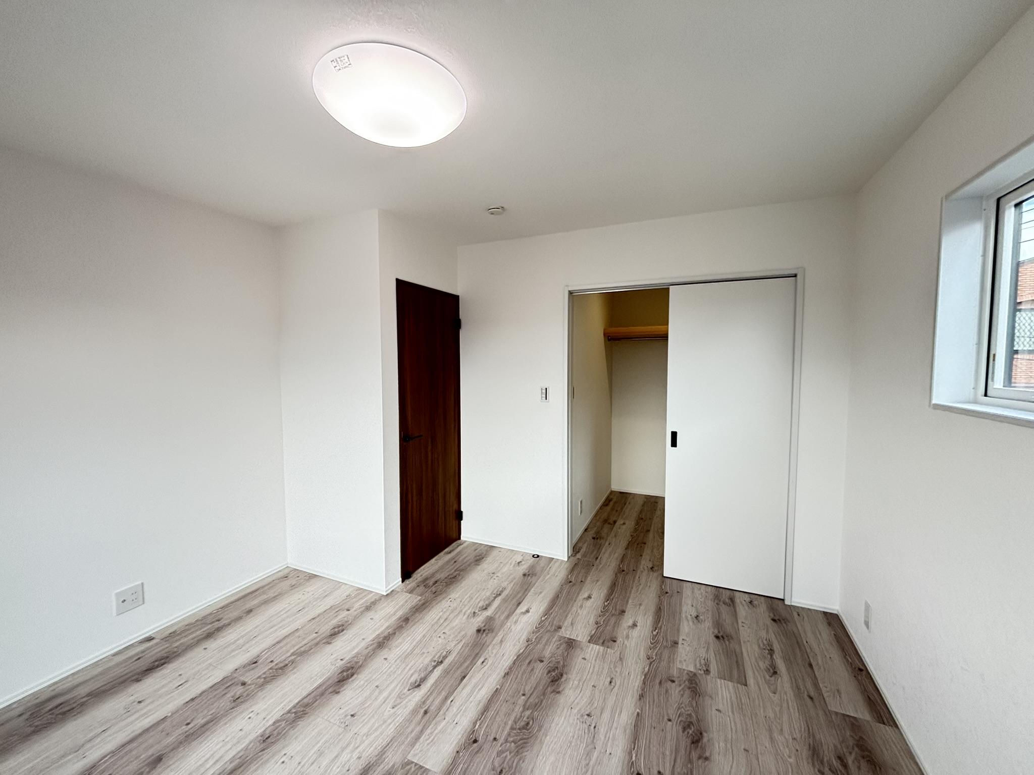 土地+建物（3LDK)+外構工事及び付帯設備含む総額￥3,678万円
立地条件：土地成型が良く駐車がスムーズな配置計画で日当たり良好な閑静な住宅地
建物のポイント：新築建売住宅　長期優良住宅認定・耐震性能は国内最高等級の3取得
住宅省エネ2025子育てグリーン住宅支援事業　長期優良住宅80万円補助金受給対象住宅イメージ22