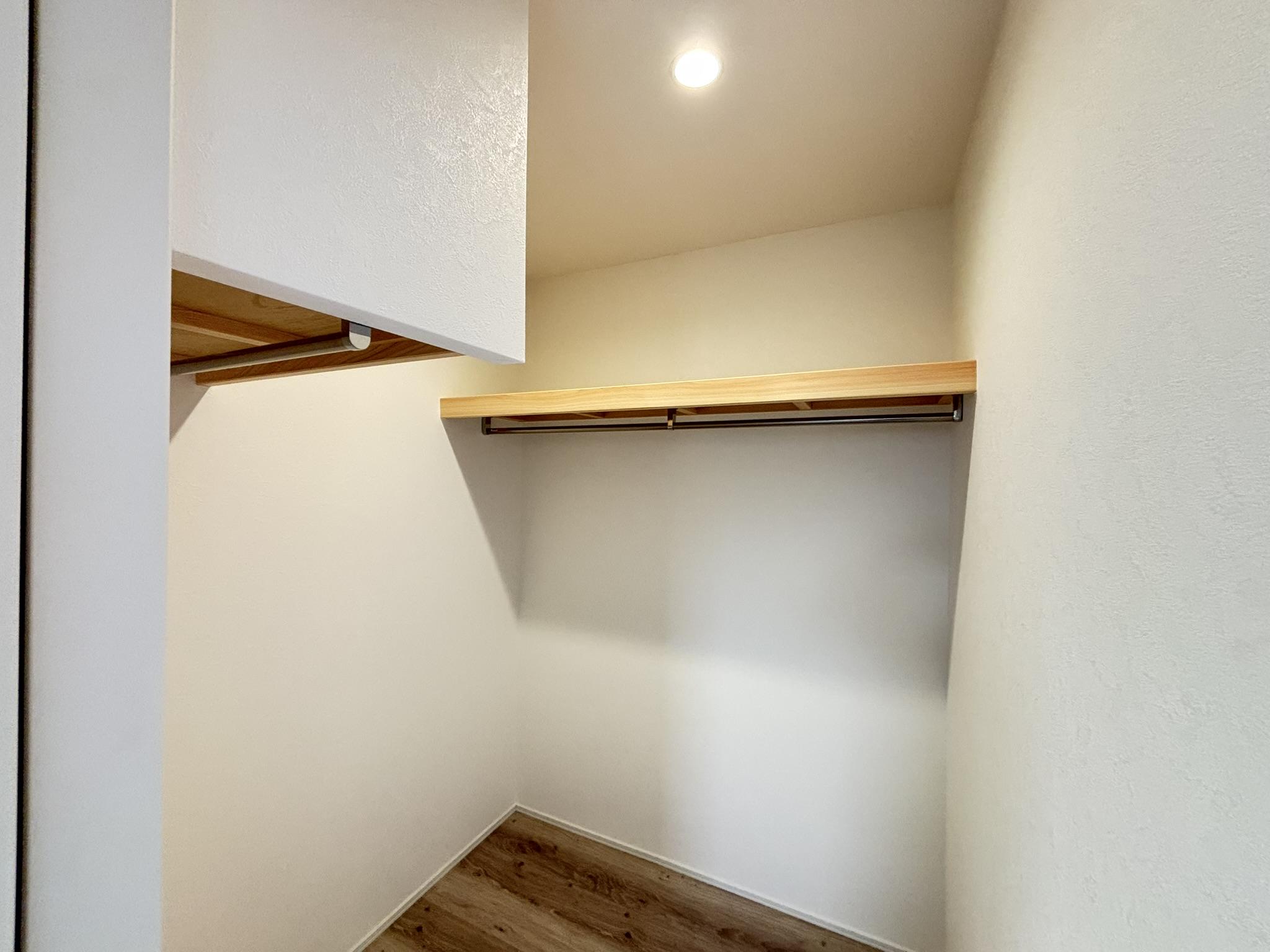 土地+建物（3LDK)+外構工事及び付帯設備含む総額￥3,678万円
立地条件：土地成型が良く駐車がスムーズな配置計画で日当たり良好な閑静な住宅地
建物のポイント：新築建売住宅　長期優良住宅認定・耐震性能は国内最高等級の3取得
住宅省エネ2025子育てグリーン住宅支援事業　長期優良住宅80万円補助金受給対象住宅イメージ23