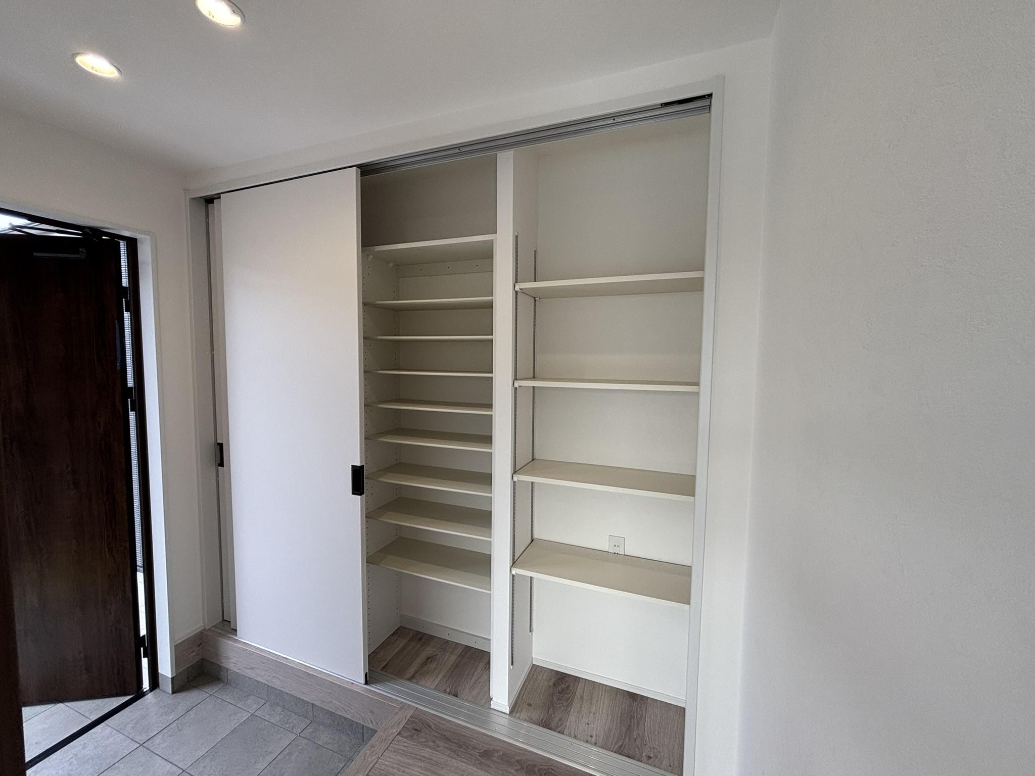 土地+建物（3LDK)+外構工事及び付帯設備含む総額￥3,678万円
立地条件：土地成型が良く駐車がスムーズな配置計画で日当たり良好な閑静な住宅地
建物のポイント：新築建売住宅　長期優良住宅認定・耐震性能は国内最高等級の3取得
住宅省エネ2025子育てグリーン住宅支援事業　長期優良住宅80万円補助金受給対象住宅イメージ12